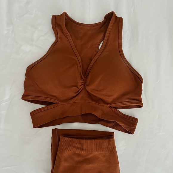 Alphalete Status Bra - Butterscotch Size Small - Picture 6 of 7